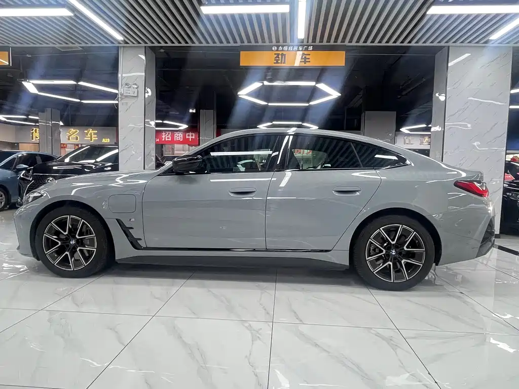 BMW i4 2025 eDrive40