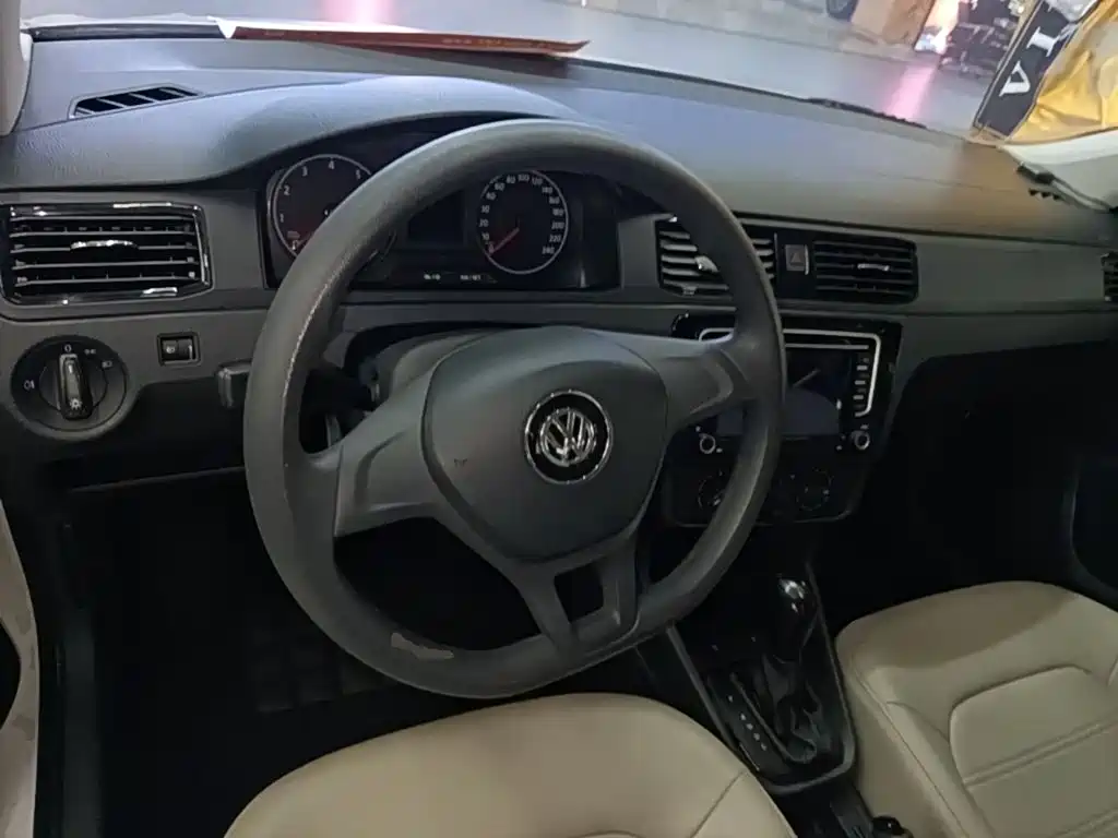 Volkswagen Santana — миниатюра 11