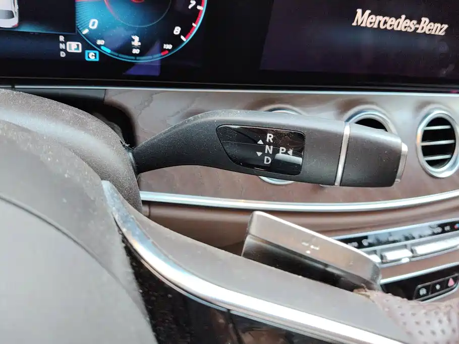 Mercedes-Benz E-Class — миниатюра 16