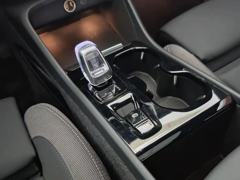 Volvo XC40 — миниатюра 18
