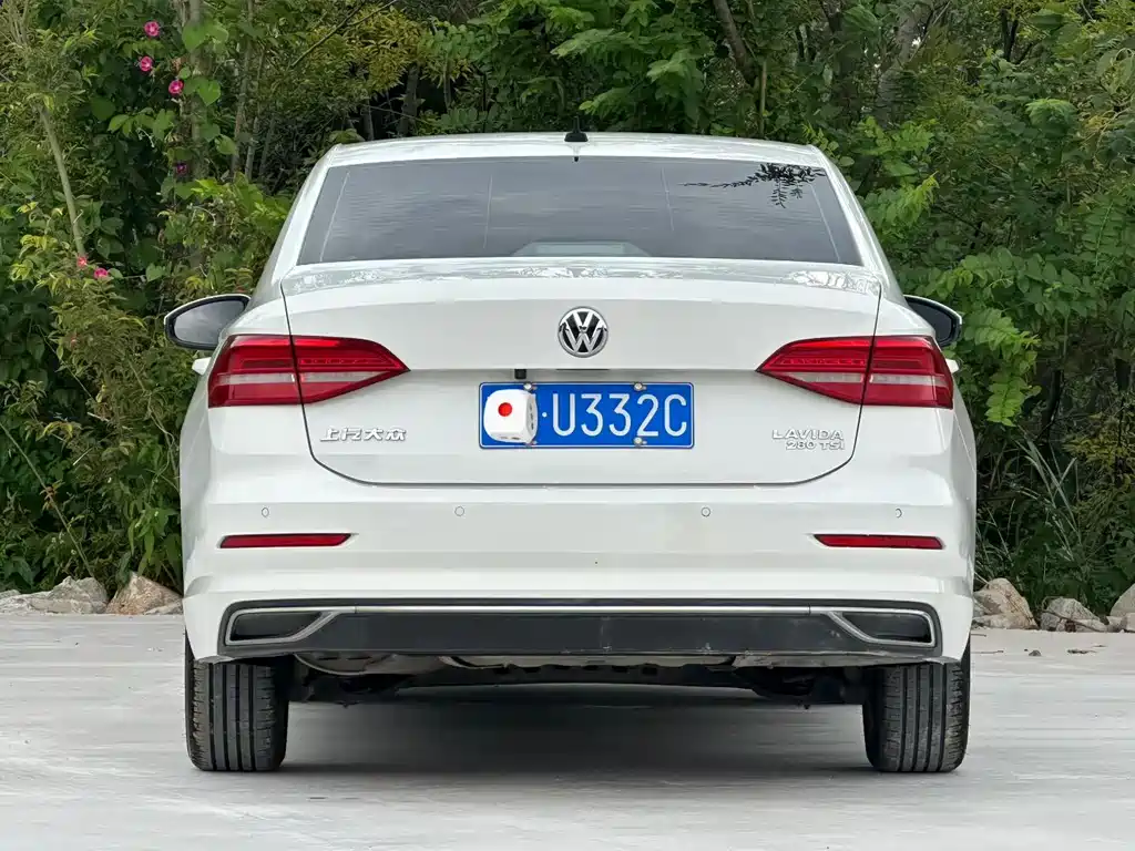 Volkswagen Lavida — миниатюра 5