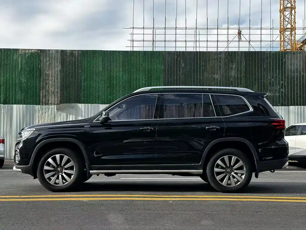 Roewe RX8 — миниатюра 3
