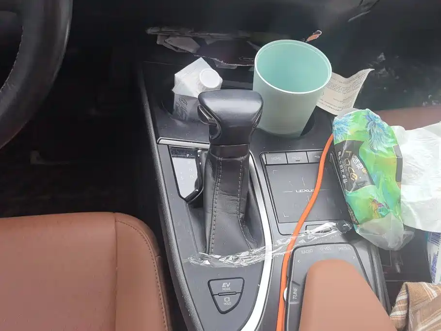 Lexus UX — миниатюра 16