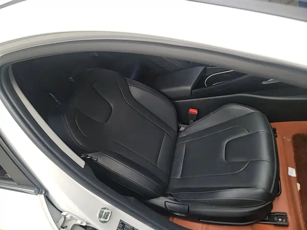 Hyundai Elantra — миниатюра 25