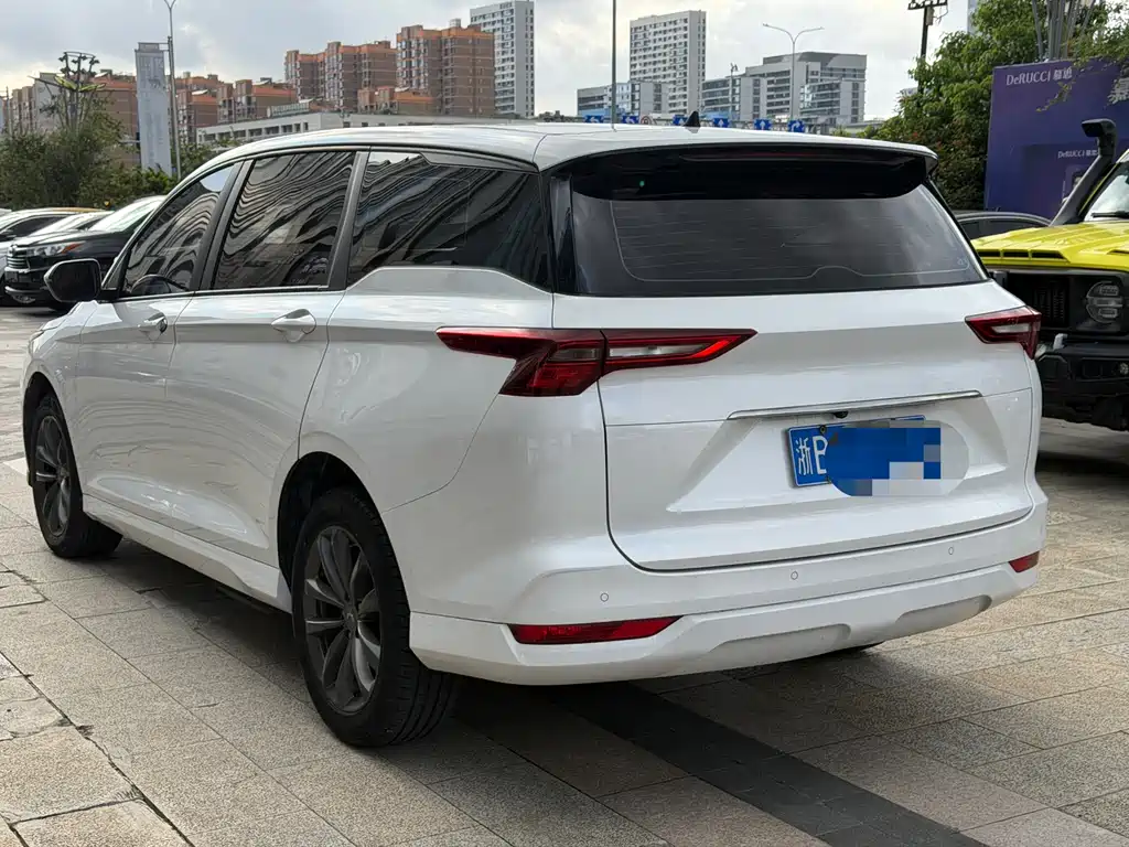 Wuling Victory — миниатюра 5