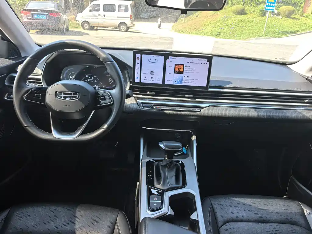 Geely Emgrand — миниатюра 8