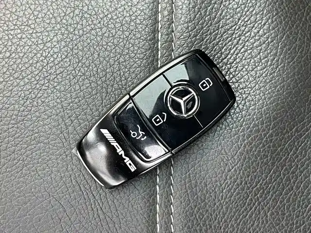 Mercedes-Benz GLB AMG — миниатюра 18