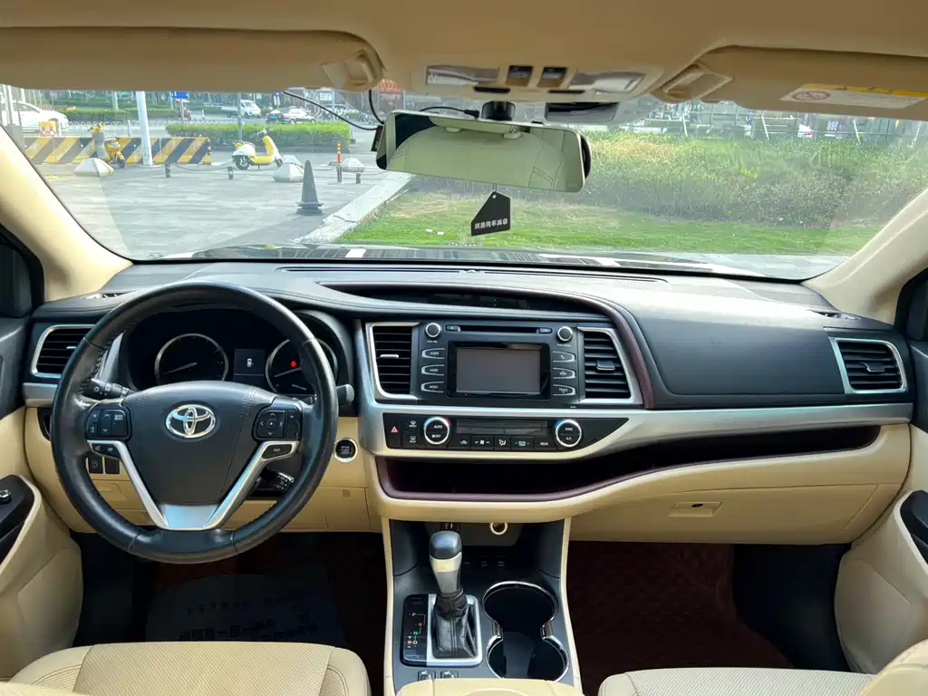 Toyota Highlander — миниатюра 17