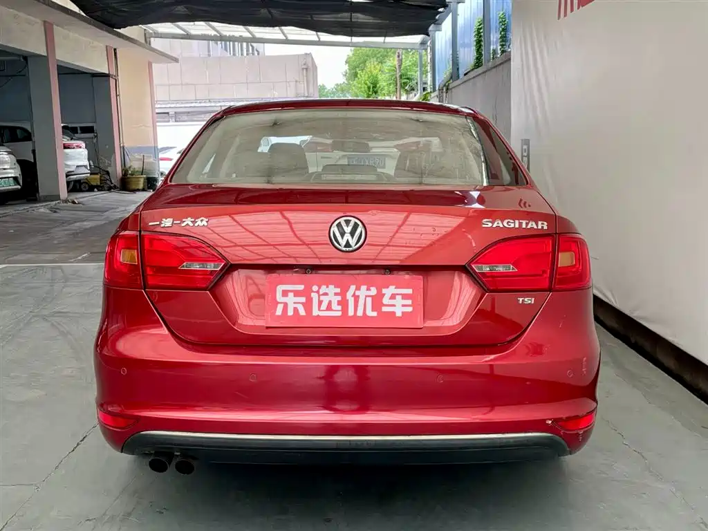 Volkswagen Sagitar 2012 1.4TSI AT Luxury