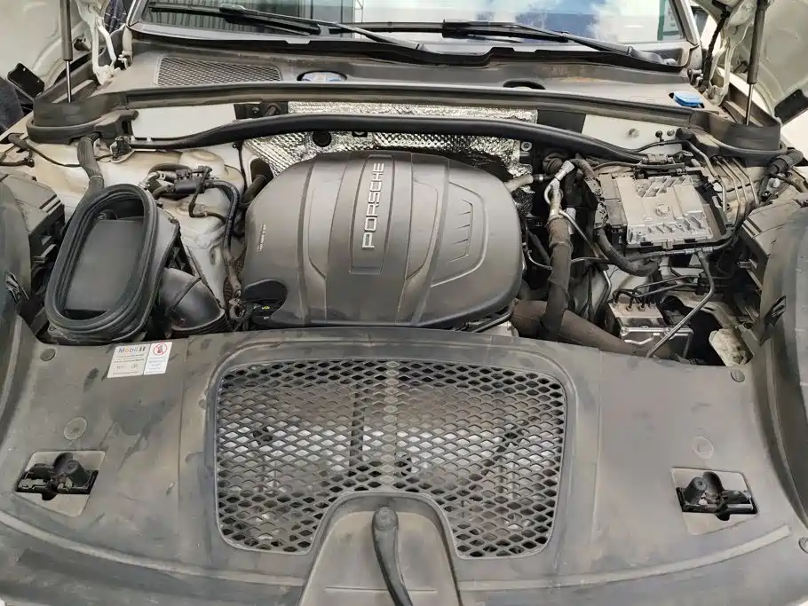 Porsche Macan — миниатюра 10