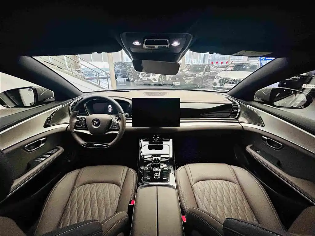 BYD Han — миниатюра 15