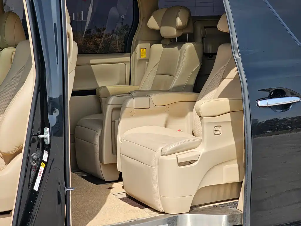 Toyota Alphard 2012 3.5L Luxury
