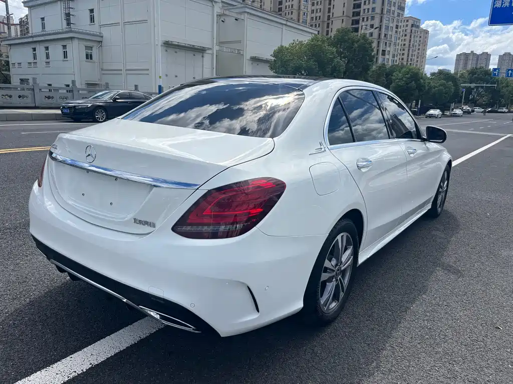 Mercedes-Benz C-Class — миниатюра 4
