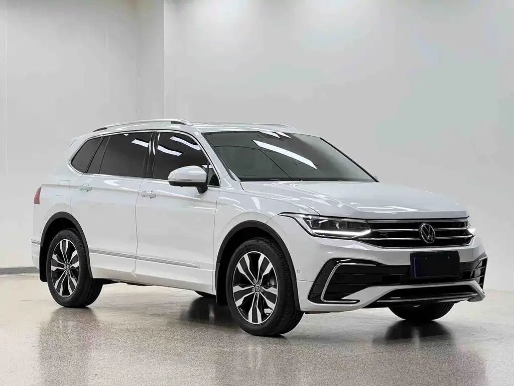 Volkswagen Tiguan L — миниатюра 3