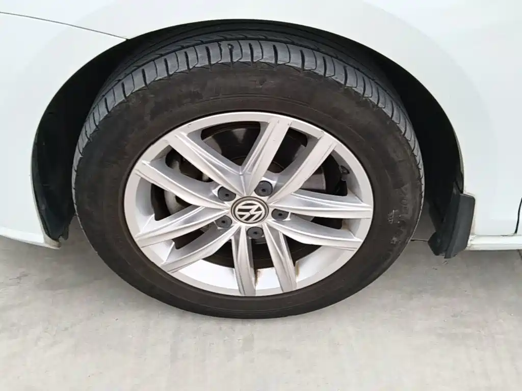 Volkswagen Golf — миниатюра 23