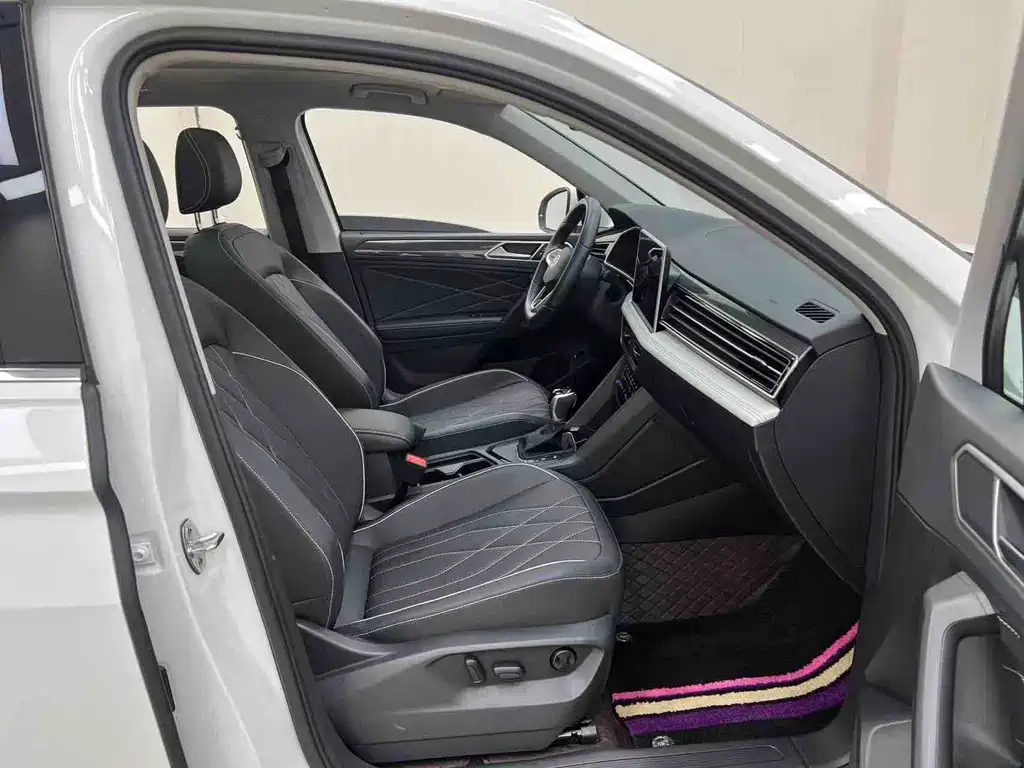 Volkswagen Tiguan L — миниатюра 25