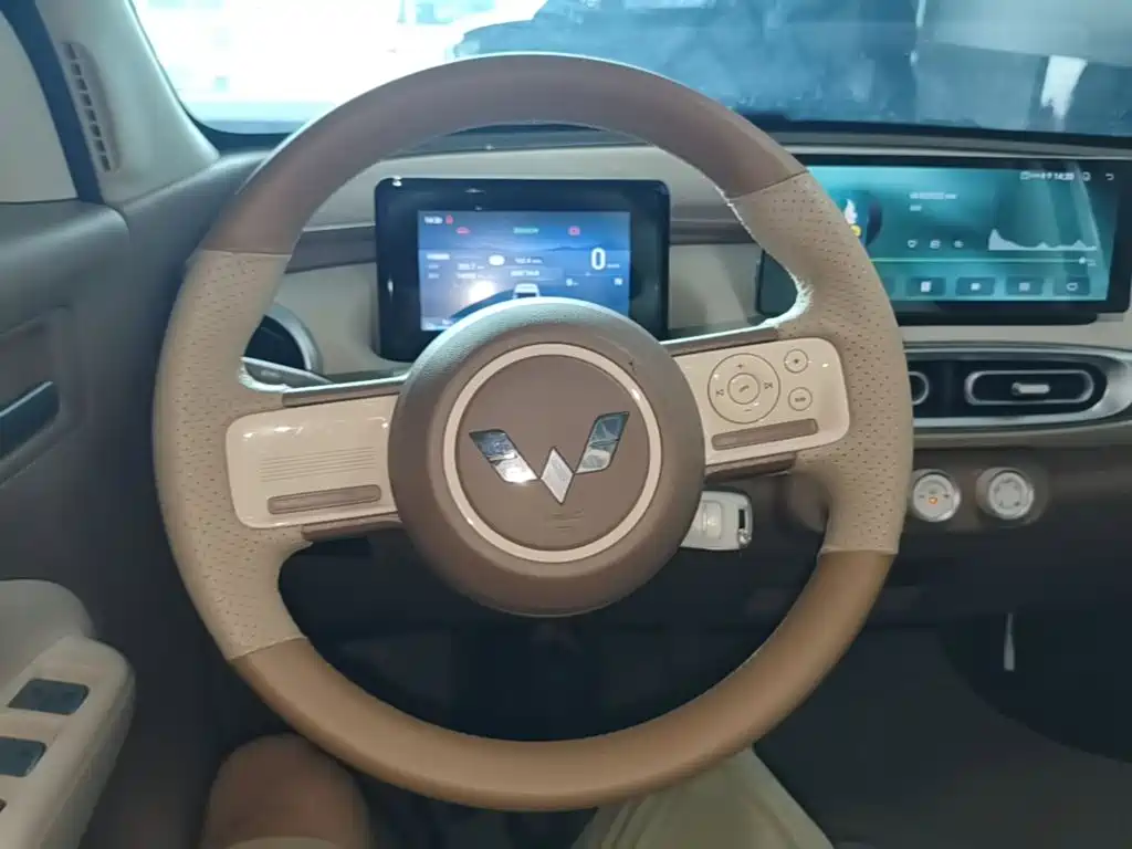 Wuling MINIEV — миниатюра 11