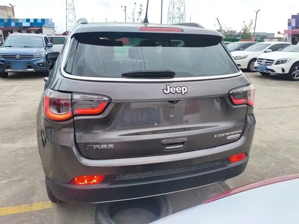 Jeep Compass — миниатюра 6