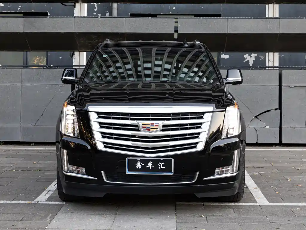 Cadillac Escalade — миниатюра 2