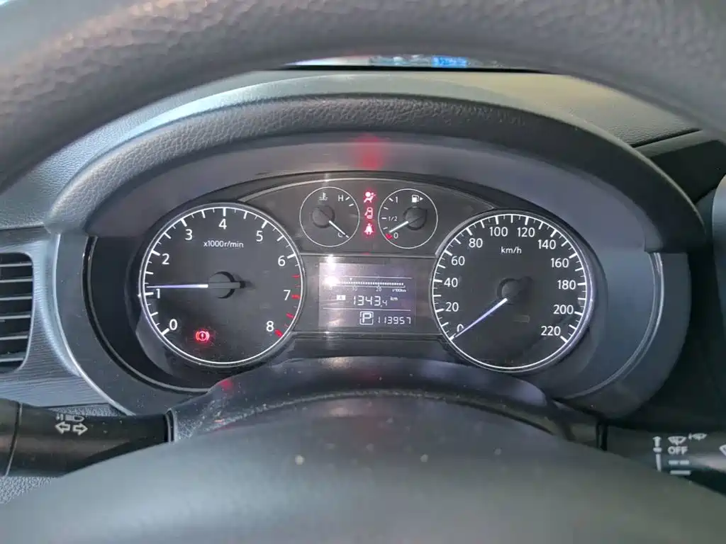 Nissan Tiida — миниатюра 12