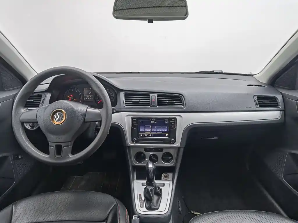 Volkswagen Lavida — миниатюра 5