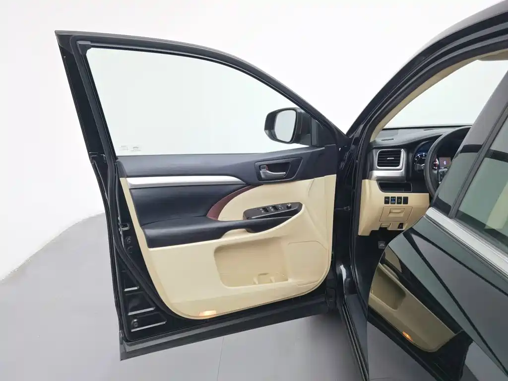 Toyota Highlander — миниатюра 8