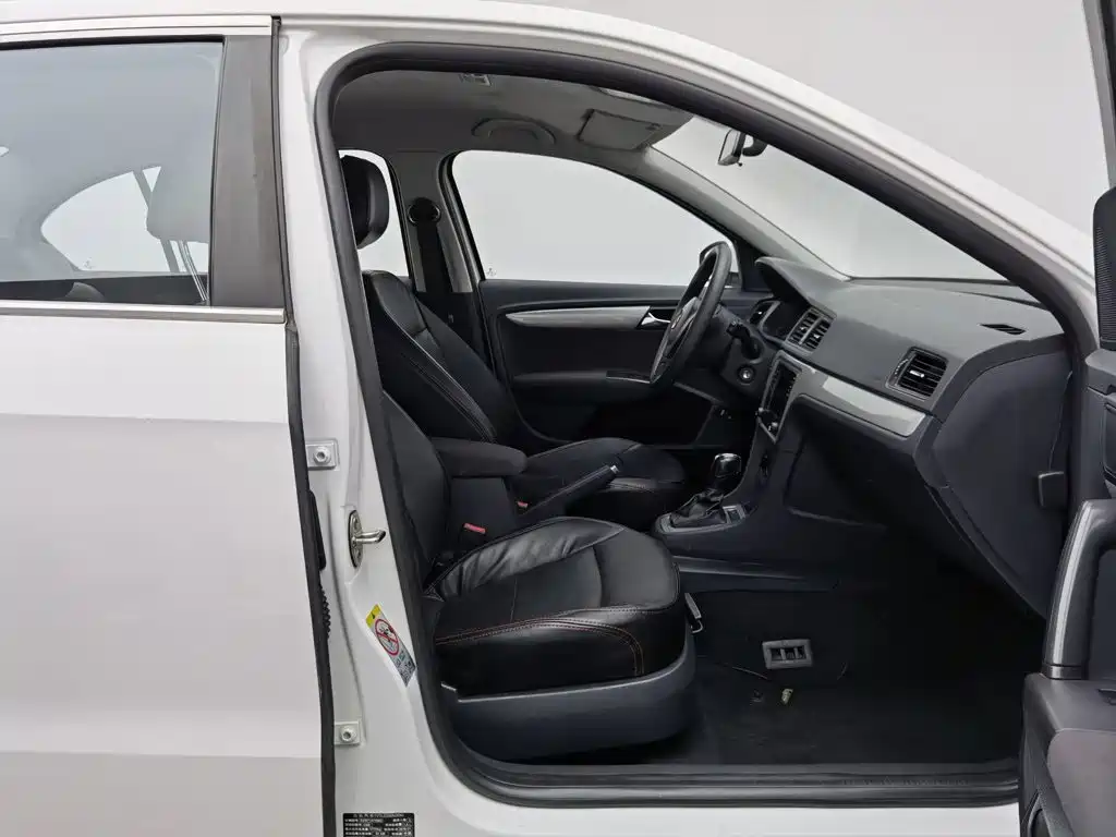 Volkswagen Lavida — миниатюра 23