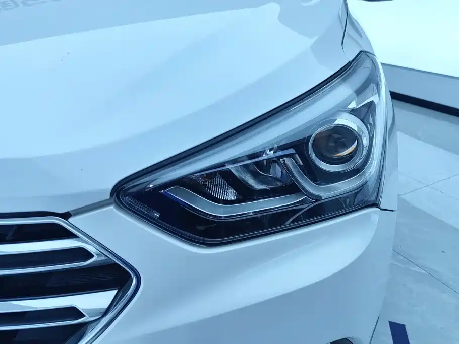 Hyundai Santa Fe — миниатюра 5