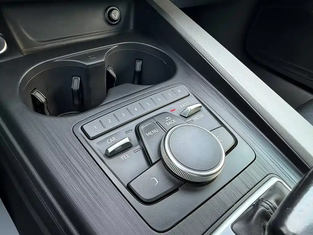 Audi A4L — миниатюра 15