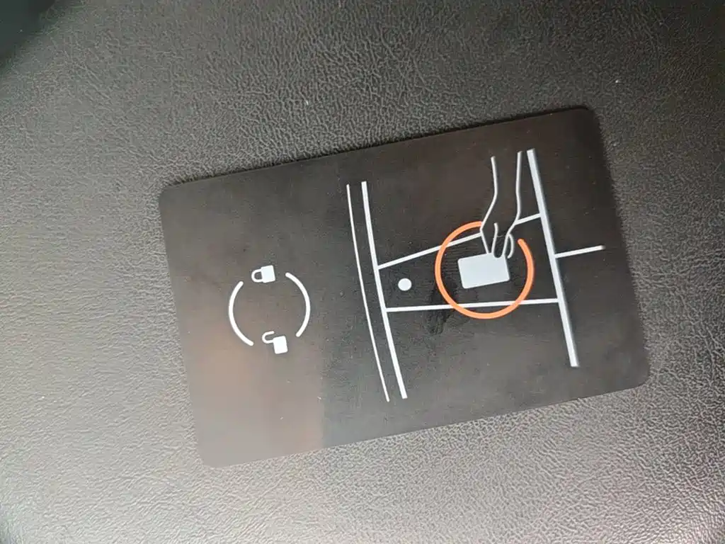 Tesla Model 3 — миниатюра 9