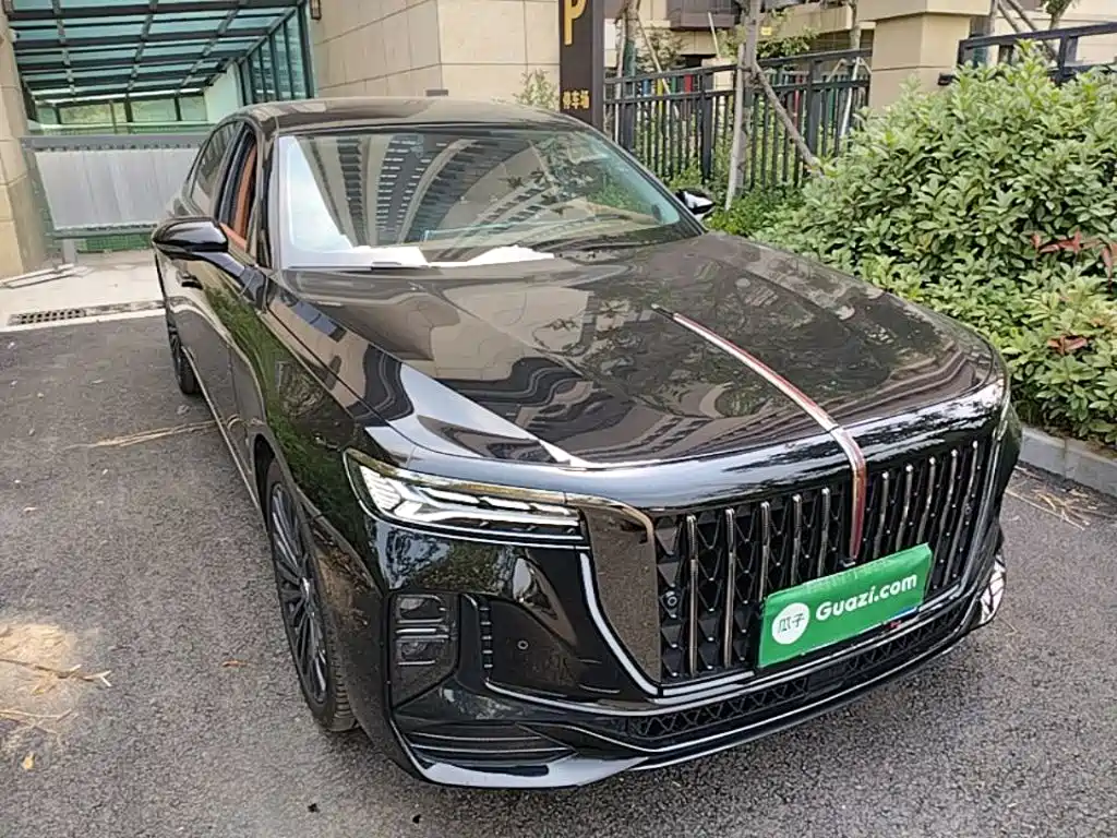 Hongqi H9 2025 2.0T 5 мест