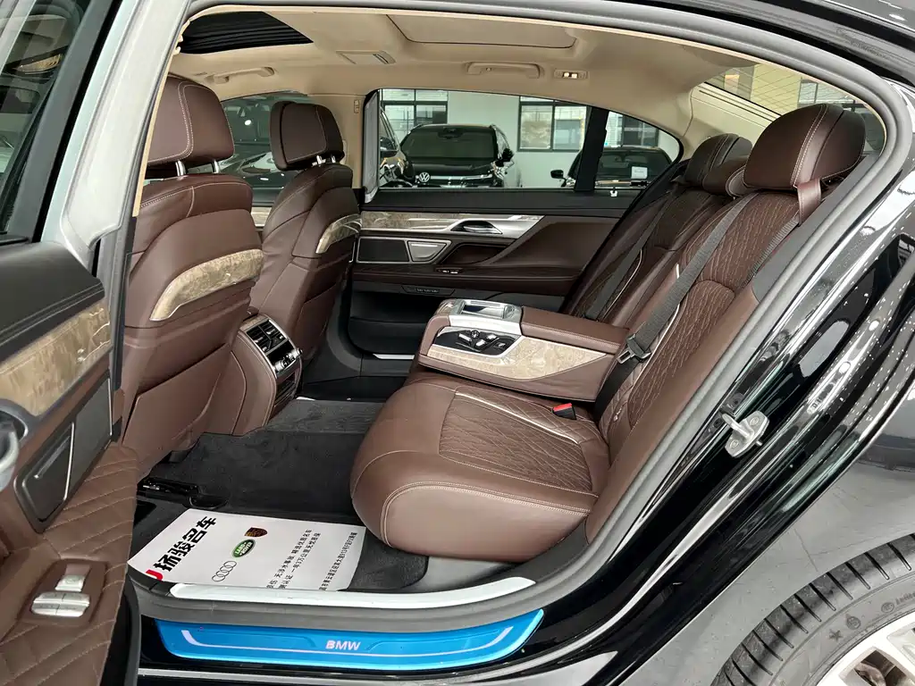 BMW 7 Series 7 2021 740Li Lead Luxury