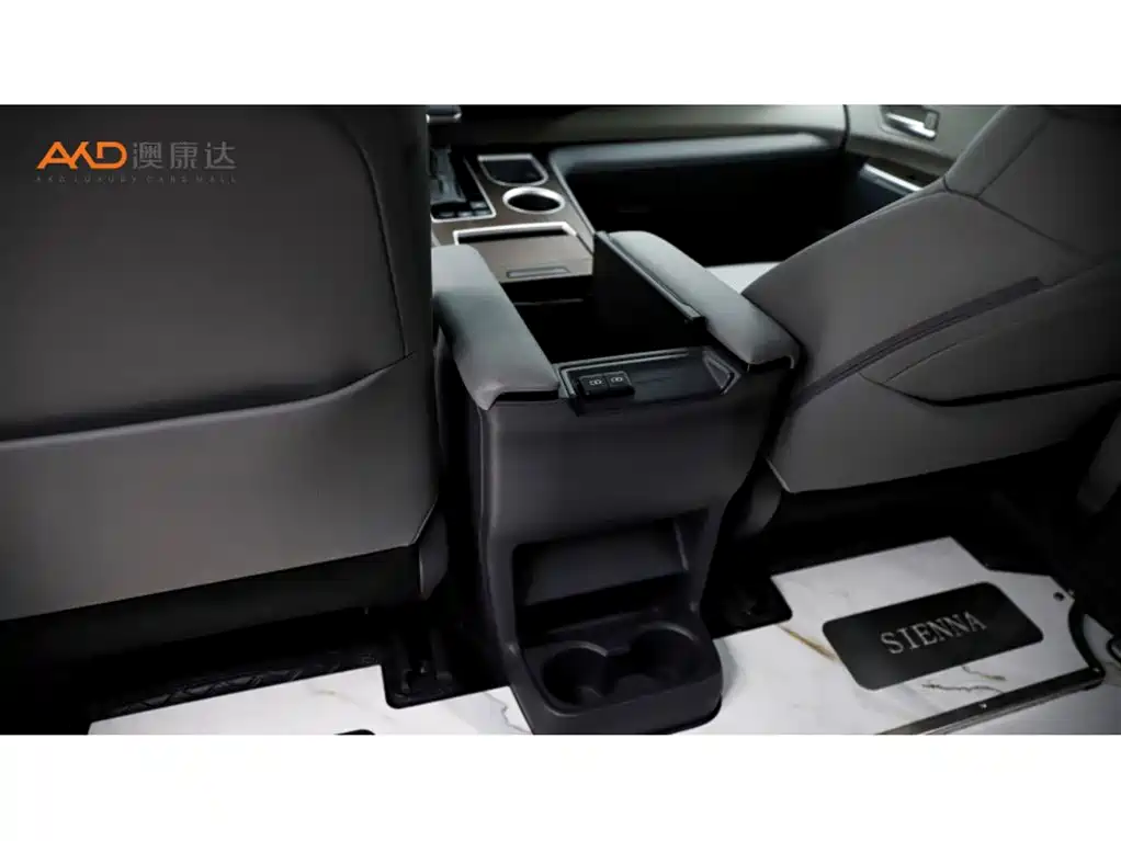 Toyota Sienna — миниатюра 10