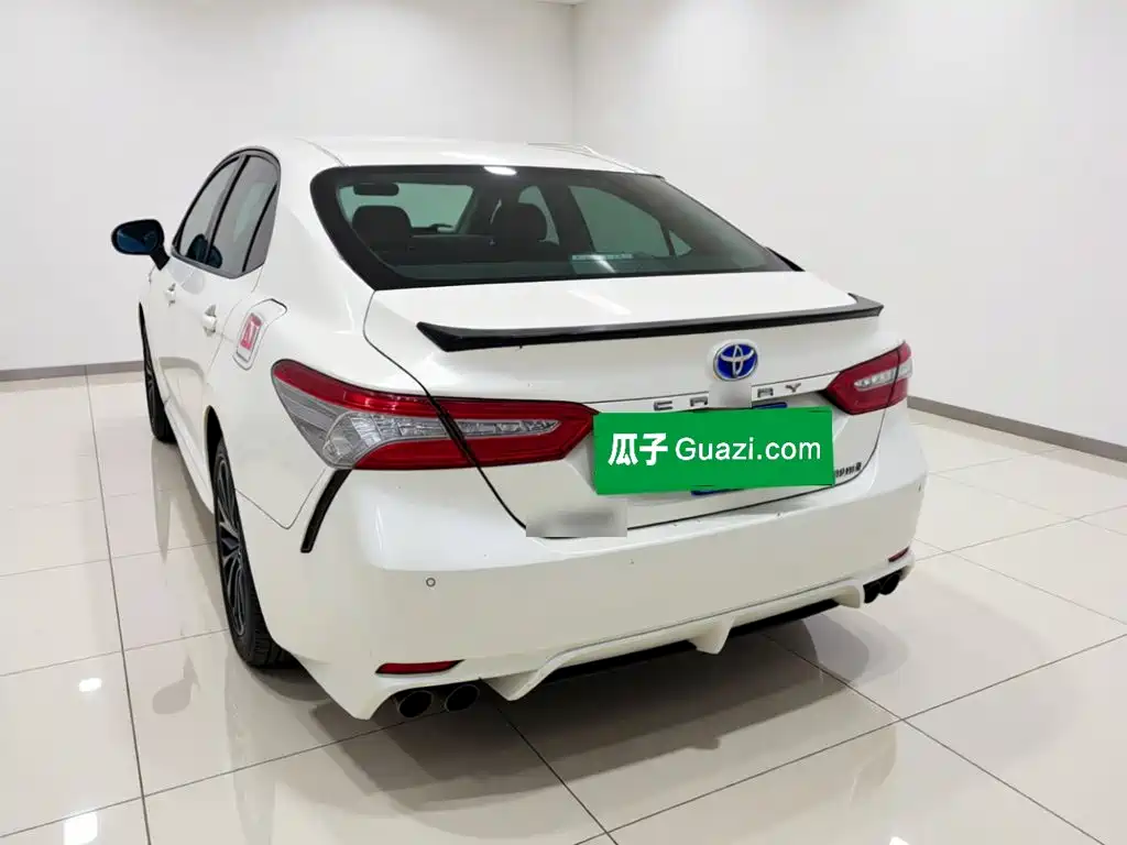 Toyota Camry — миниатюра 5