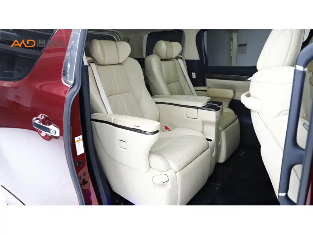 Toyota Alphard — миниатюра 8
