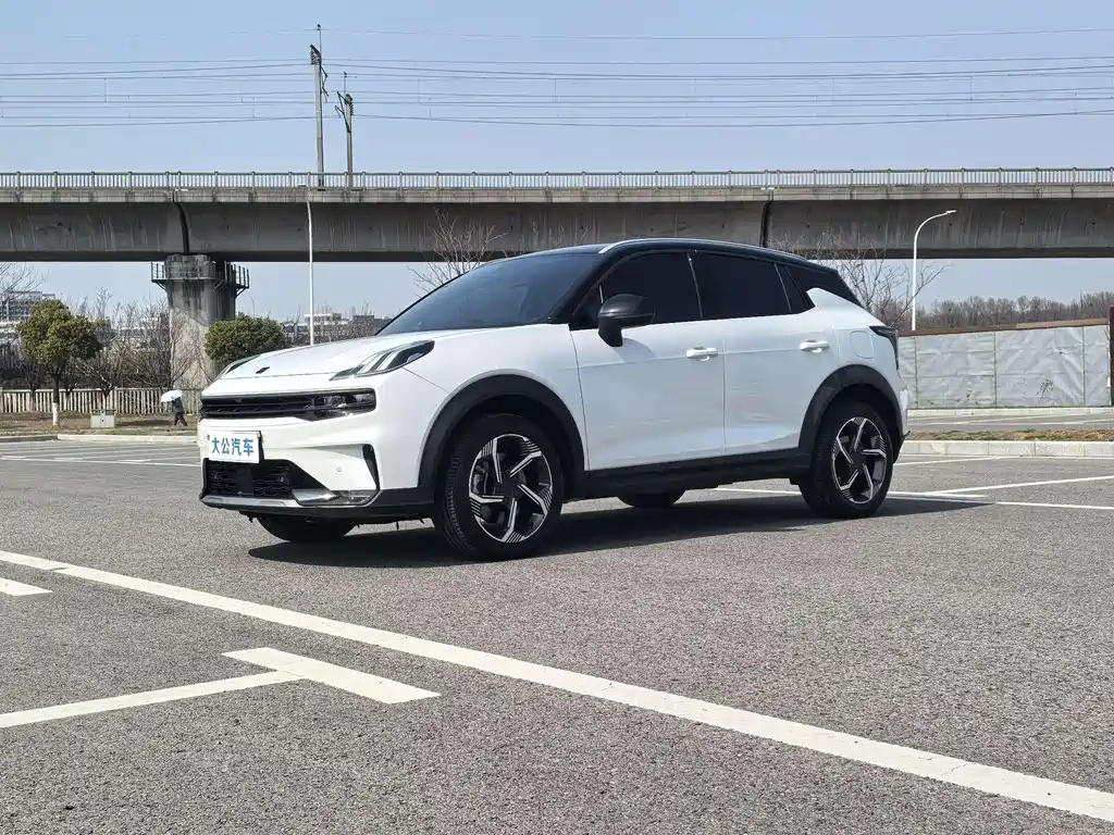 Lynk & Co 06 2022