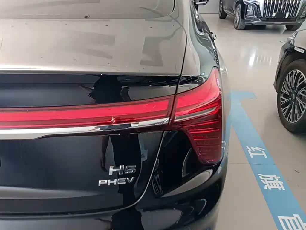 Hongqi Hongqi H5 PHEV — миниатюра 8