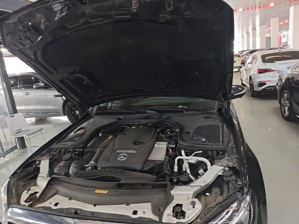 Mercedes-Benz E-Class — миниатюра 20