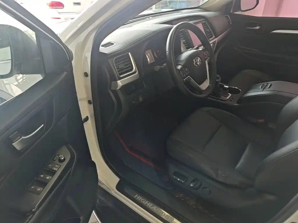 Toyota Highlander — миниатюра 16