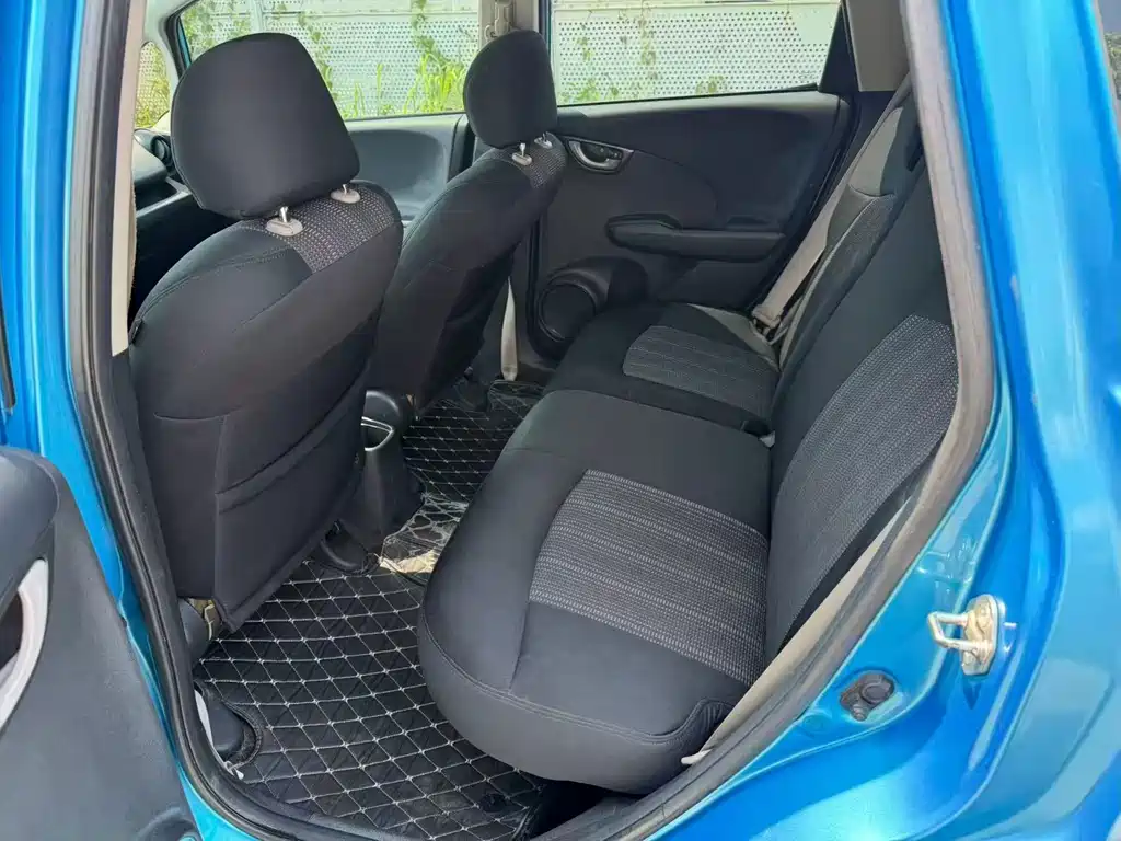Honda Fit — миниатюра 8
