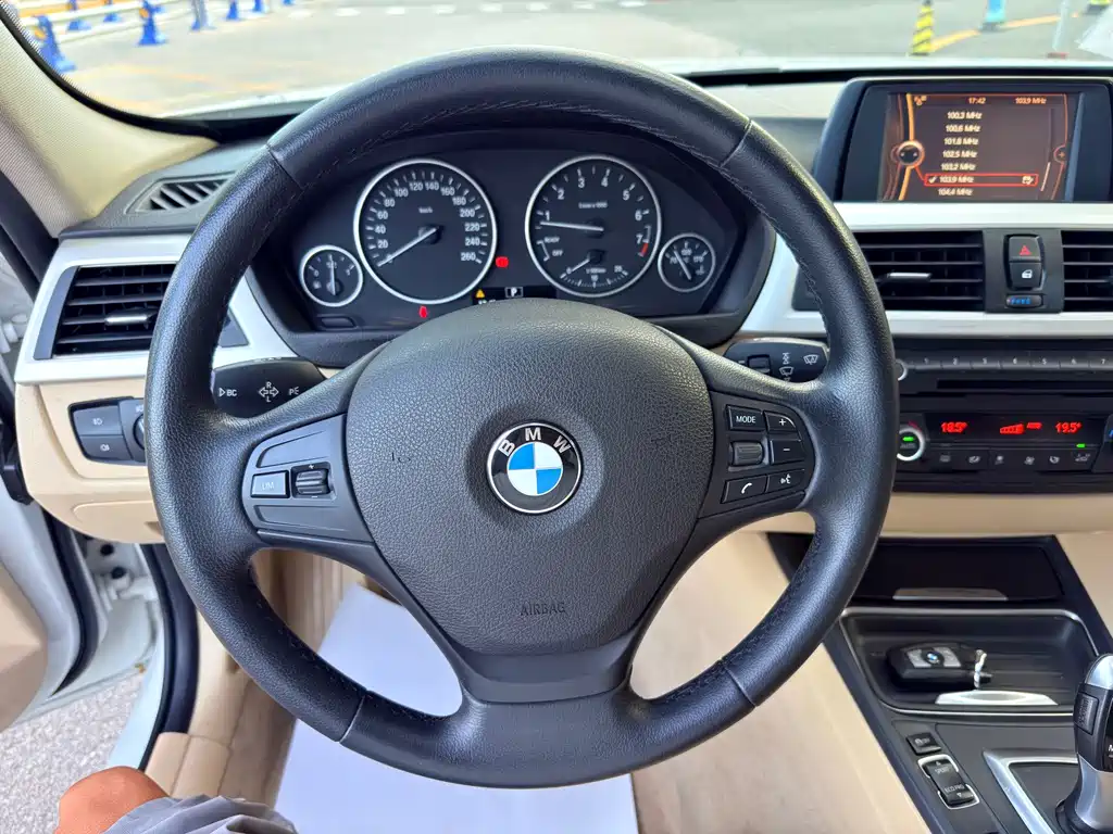 BMW 3 Series — миниатюра 7