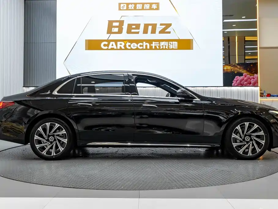 Mercedes-Benz E-Class — миниатюра 4