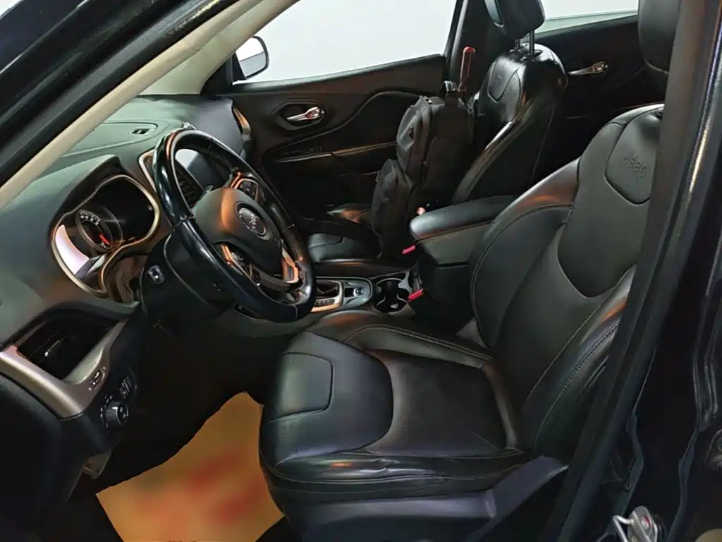 Jeep Cherokee — миниатюра 15