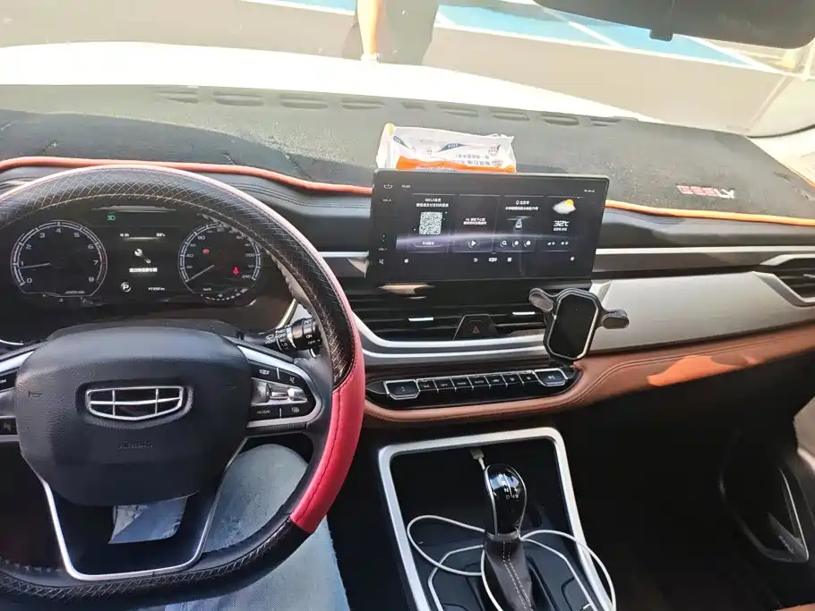 Geely Vision X6 — миниатюра 12