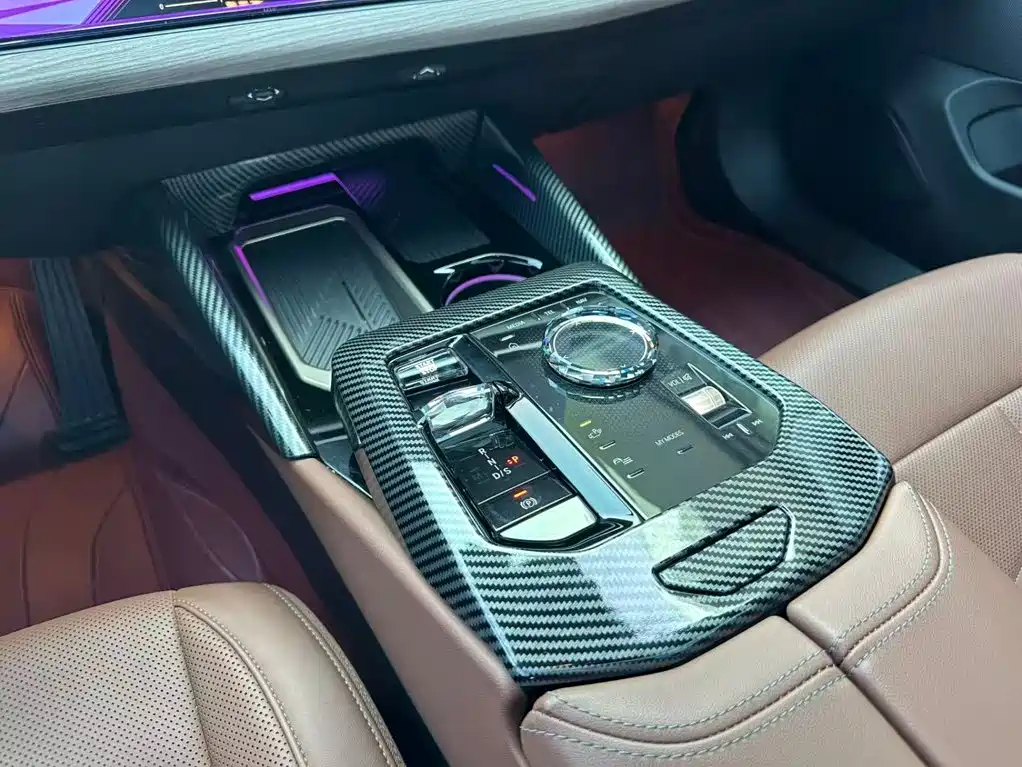 BMW 5 Series — миниатюра 10
