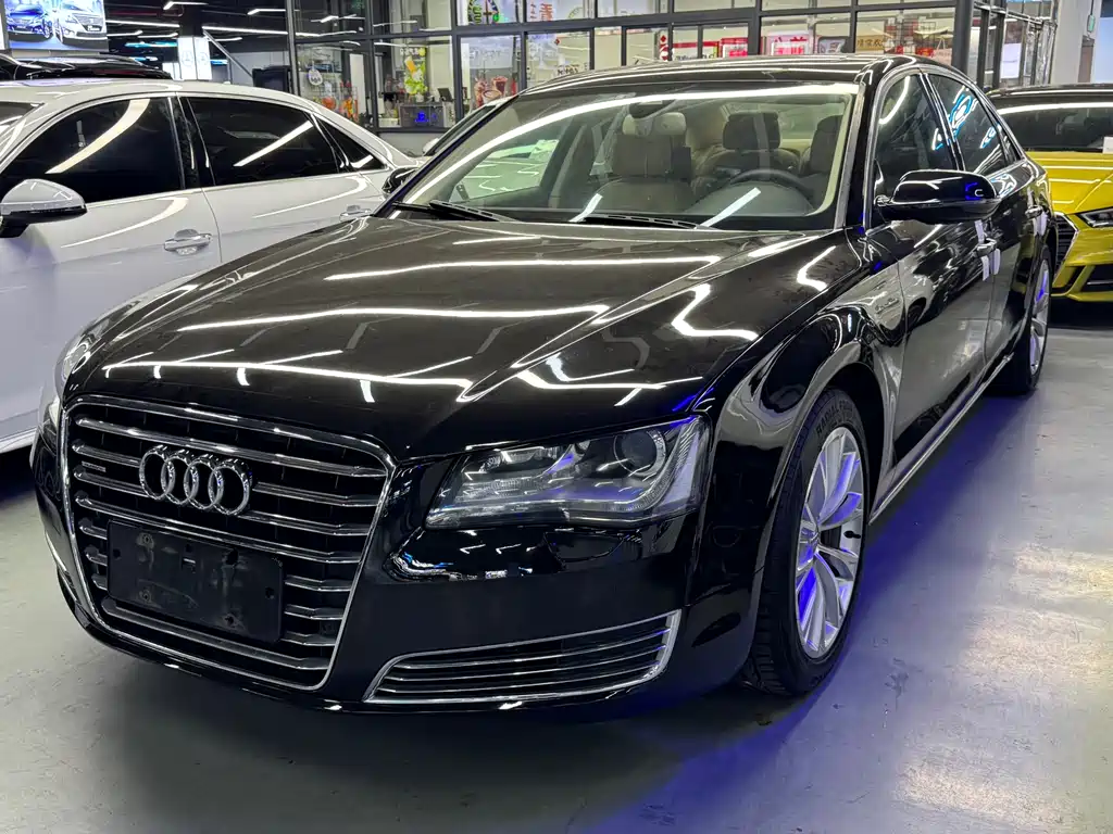 Купить Audi A8