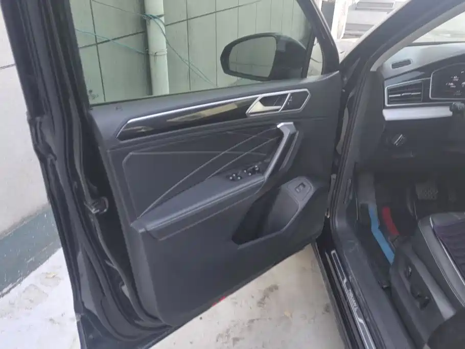 Volkswagen Tiguan L — миниатюра 7
