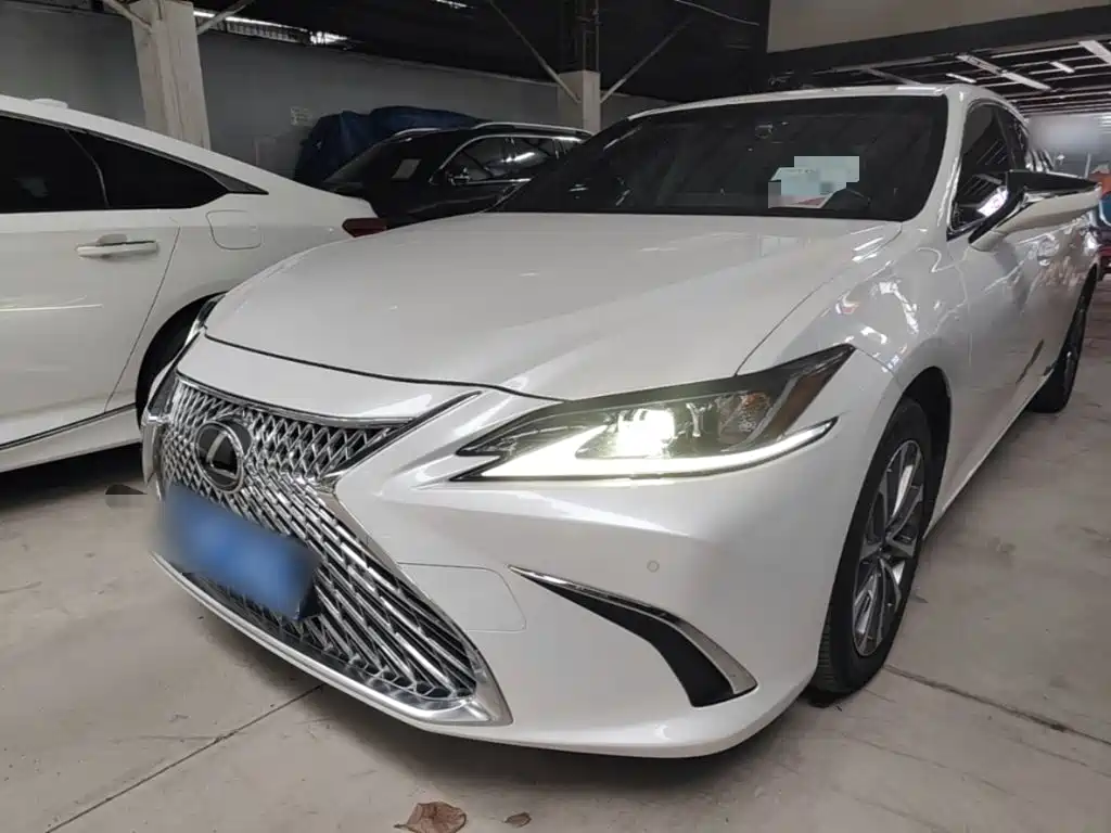 Lexus ES — миниатюра 2