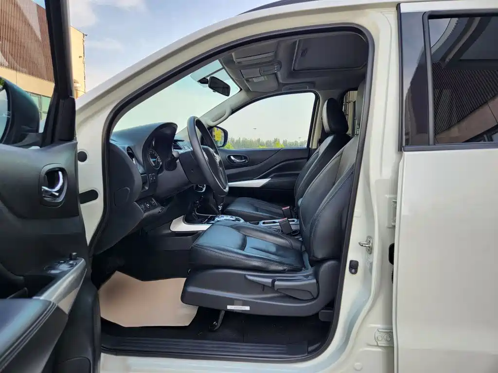 Nissan Terra — миниатюра 5