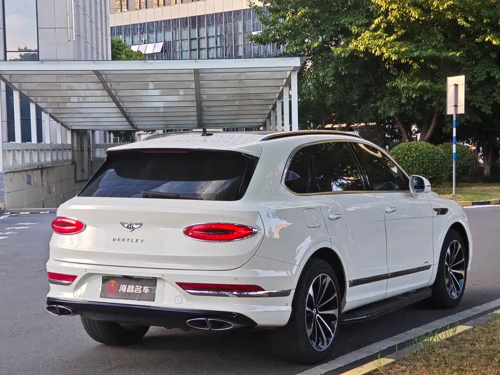 Bentley Bentayga — миниатюра 6